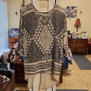 Top cream and black aztic design, Key hole back